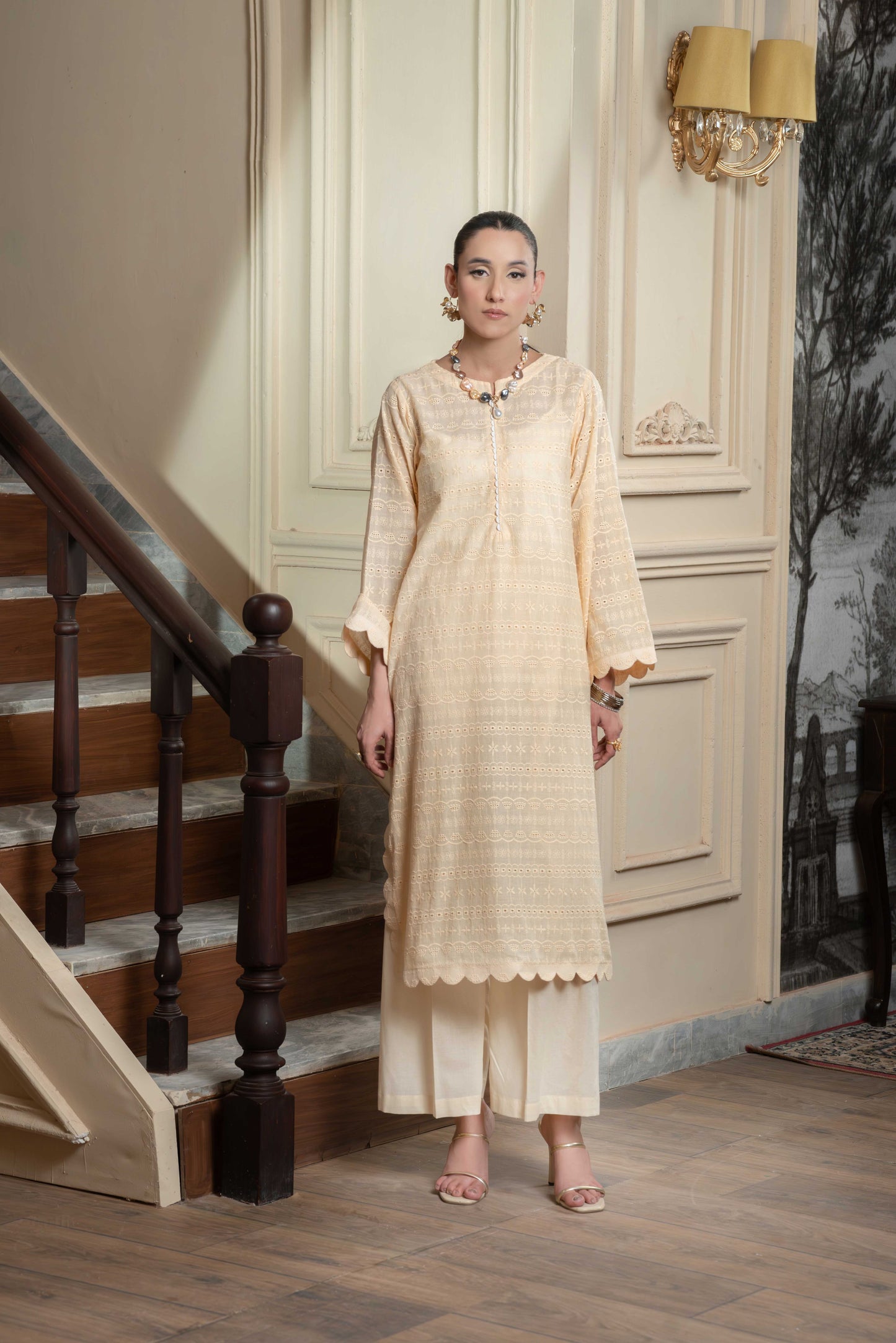 Stitched chickenkari scallops shirt+basic trouser