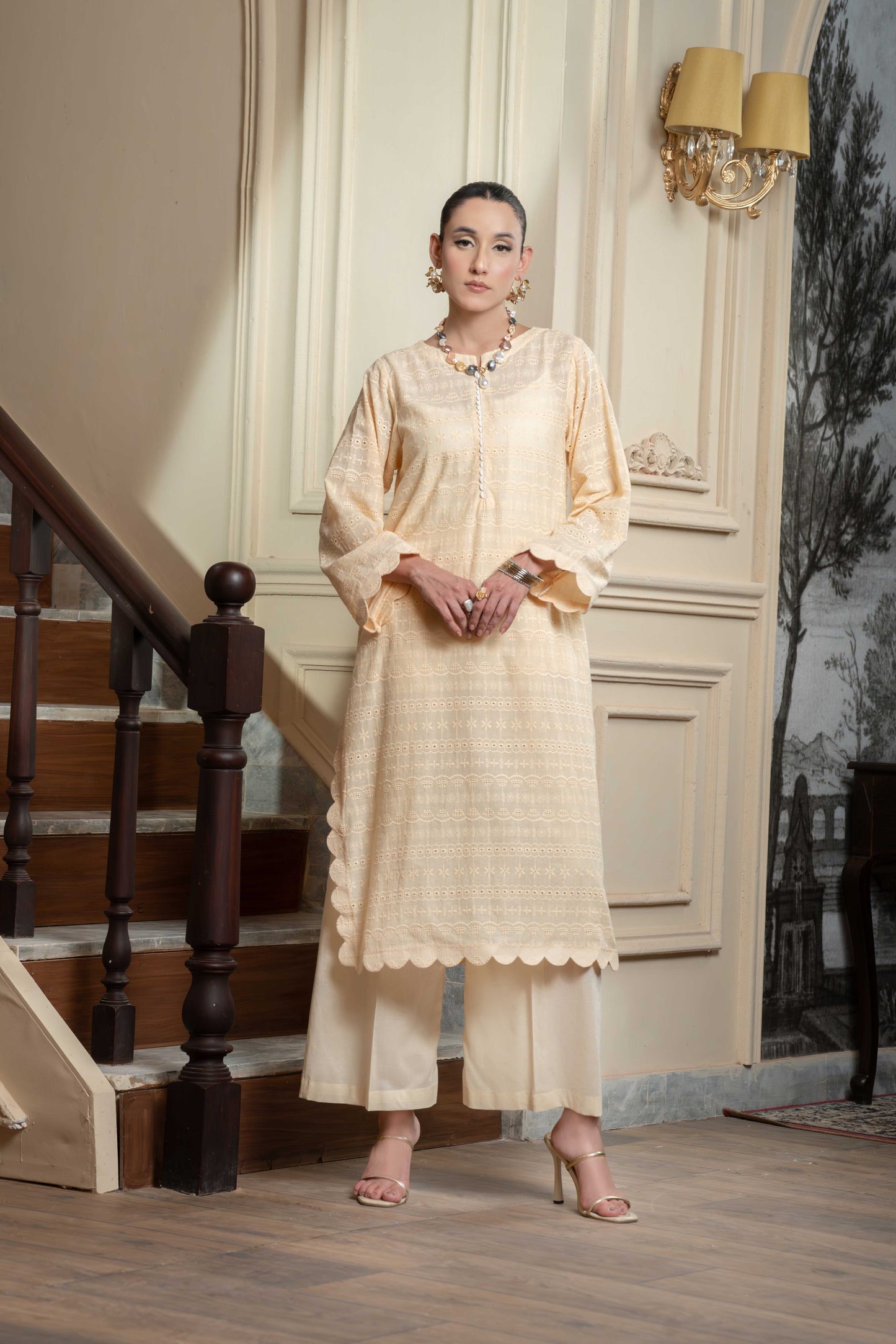 Stitched chickenkari scallops shirt+basic trouser