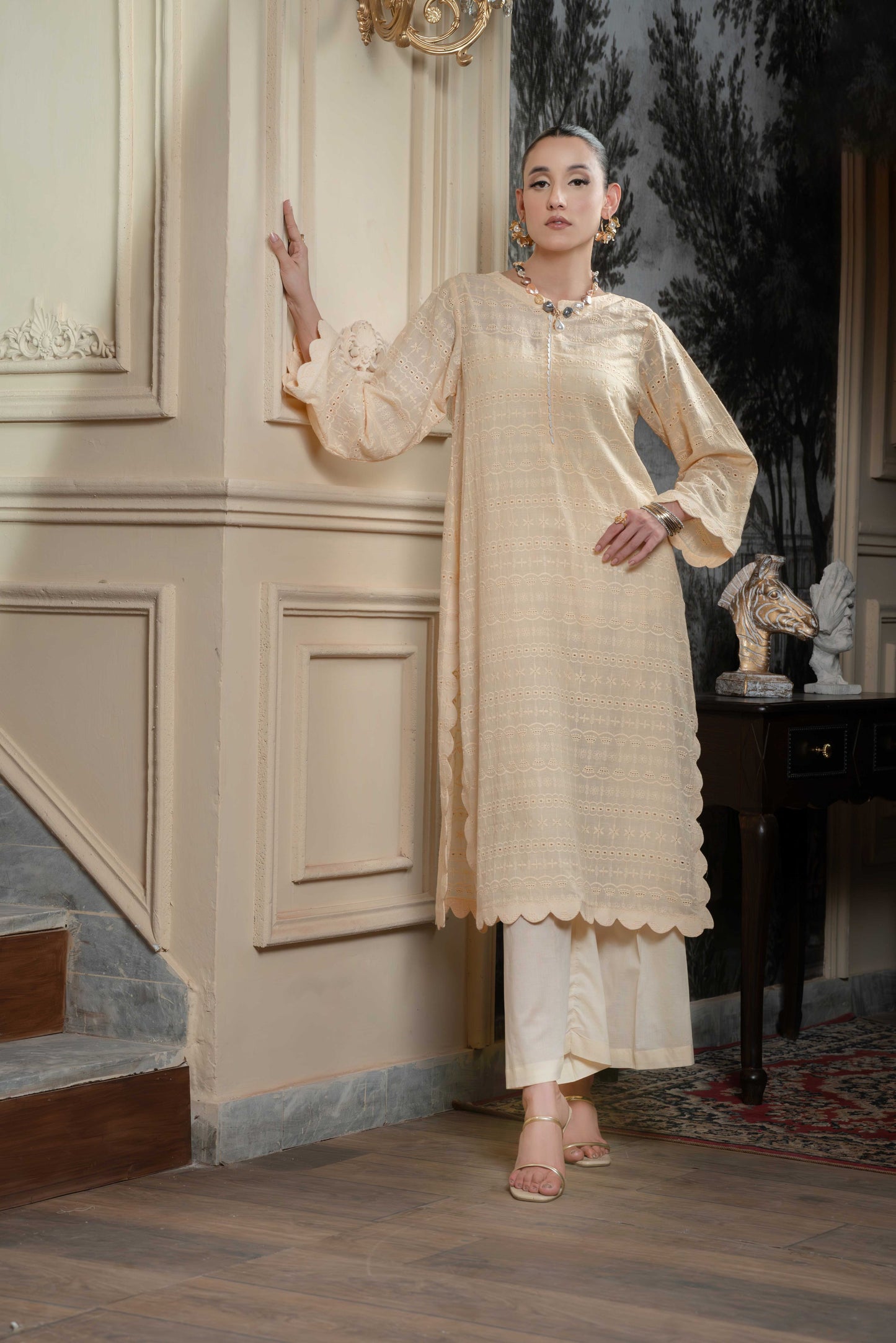 Stitched chickenkari scallops shirt+basic trouser