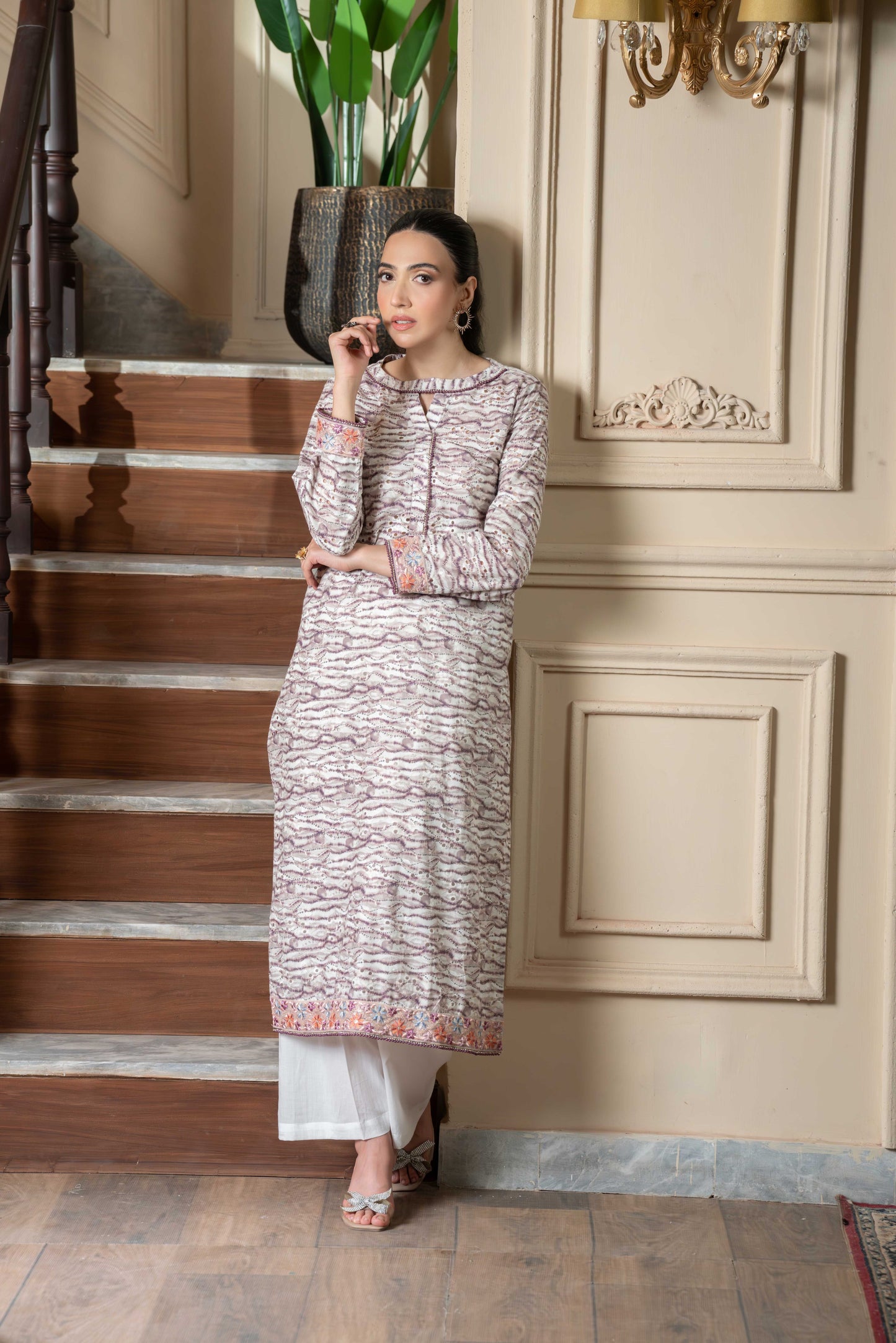 Stitched chickenkari long shirt+basic trouser