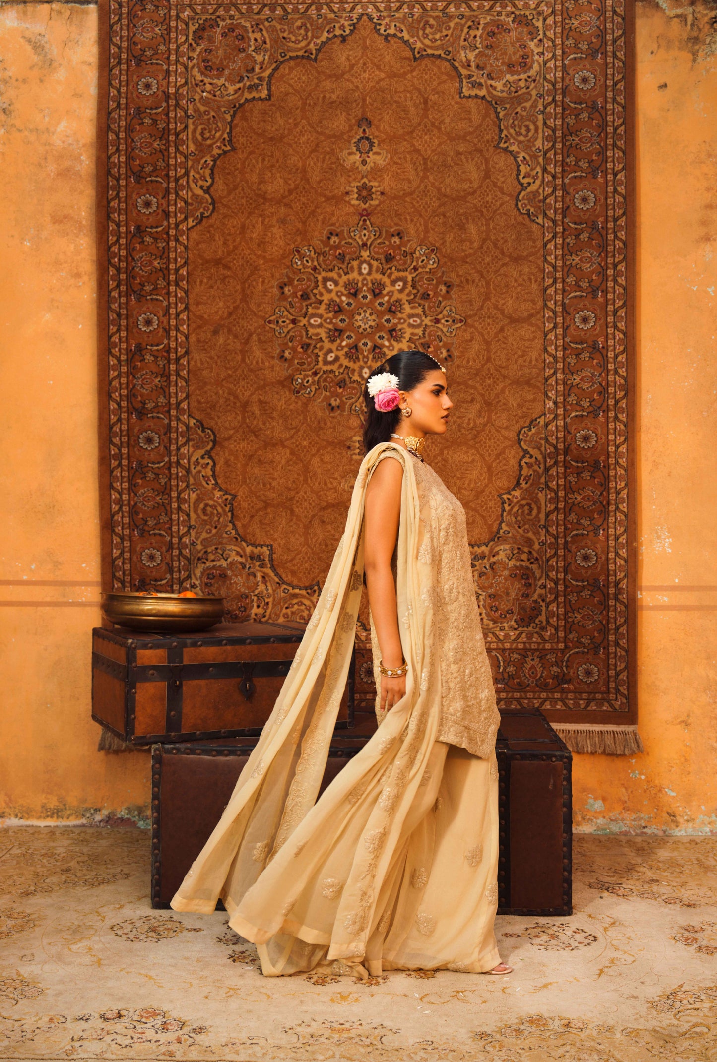 Sleeveless shirt wih plazo