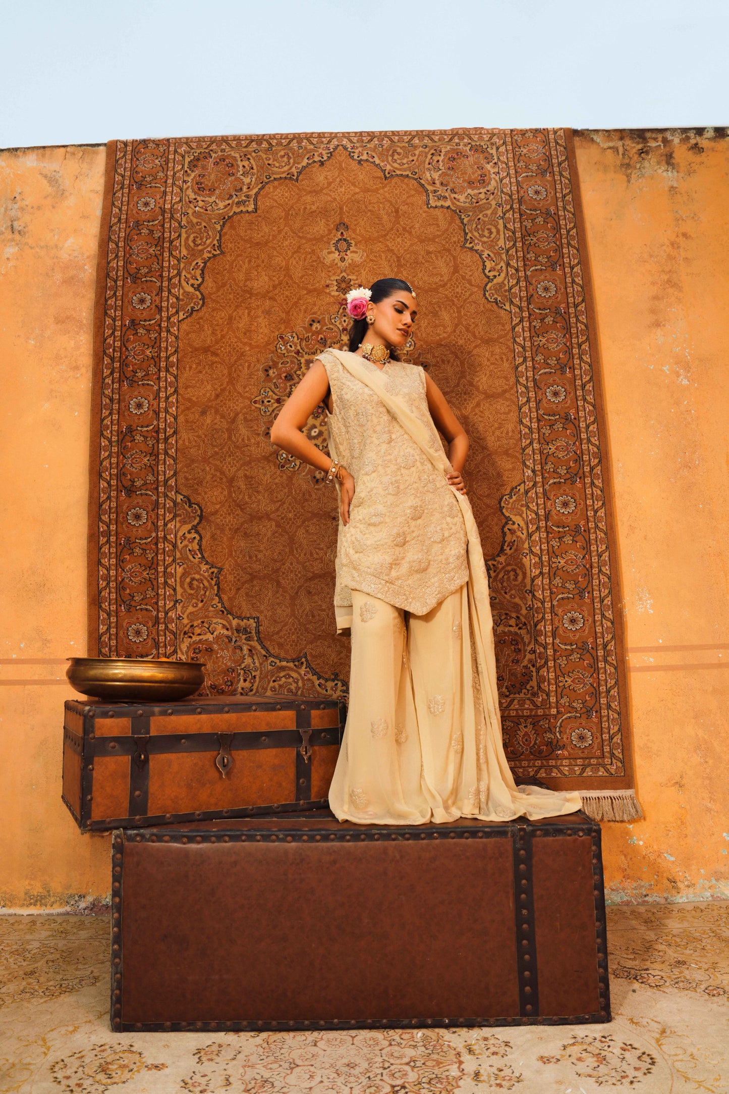 Sleeveless shirt wih plazo