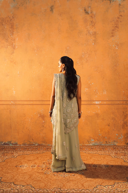 Sleeveless shirt wih plazo