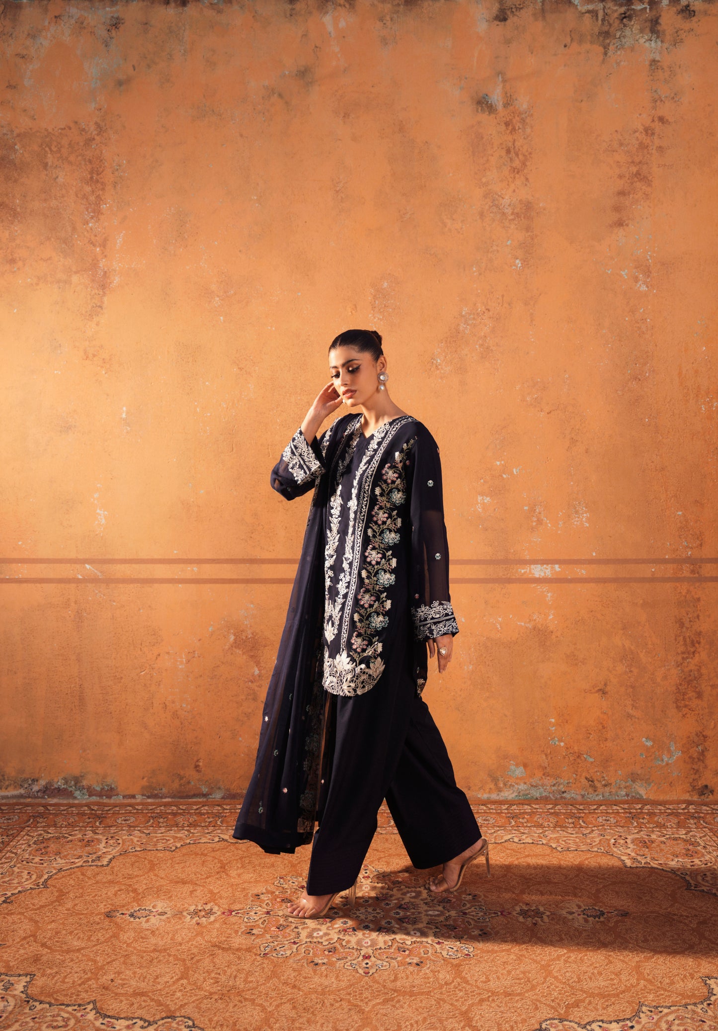 Round hem Kurti With Farshi Shalwar