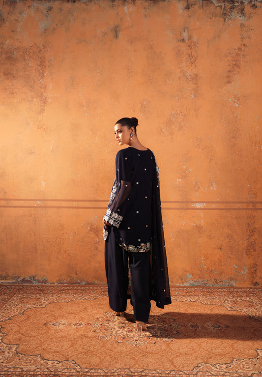 Round hem Kurti With Farshi Shalwar