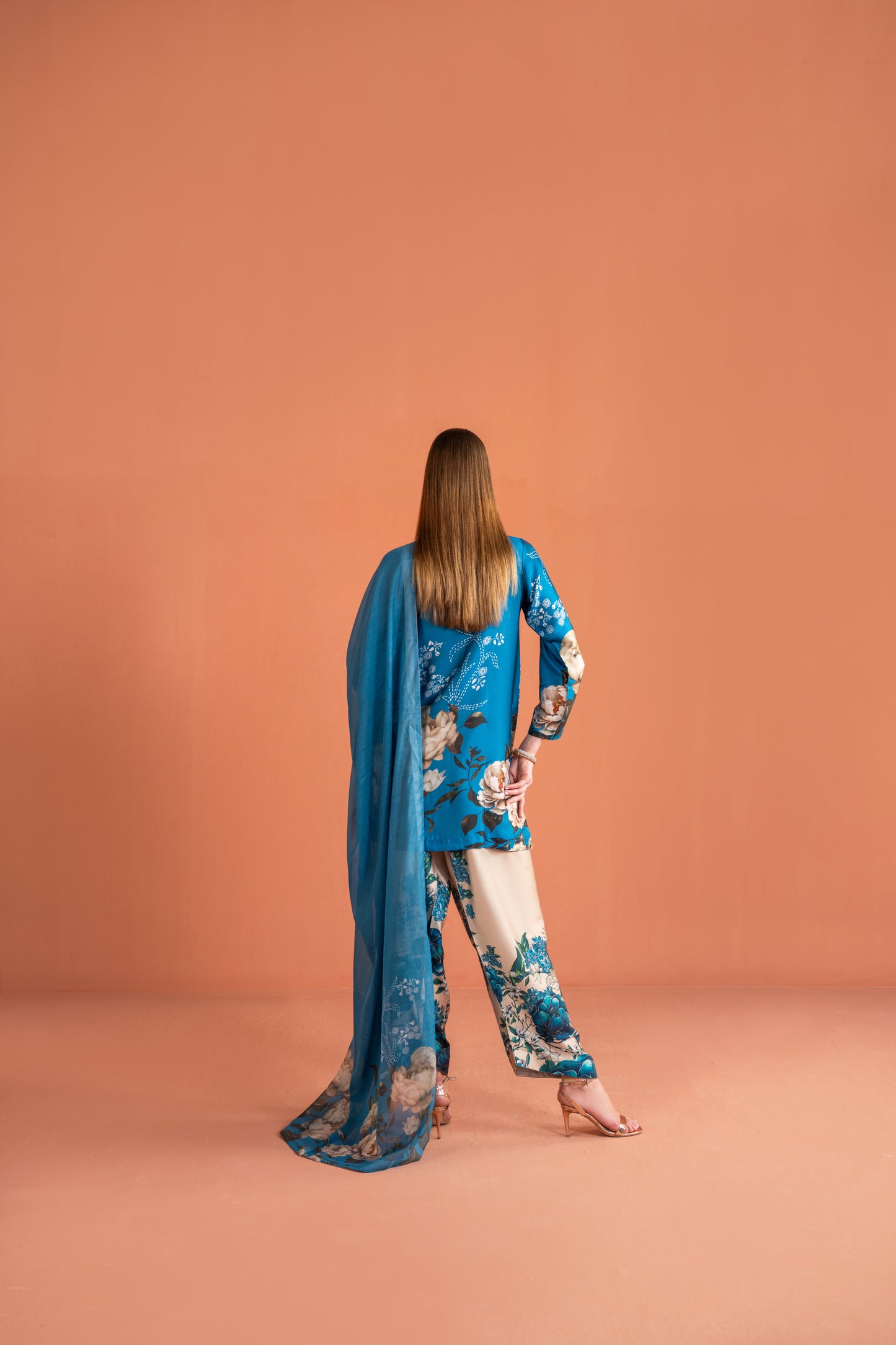 Kurta With Farshi Shalwar And Dupatta 3pc