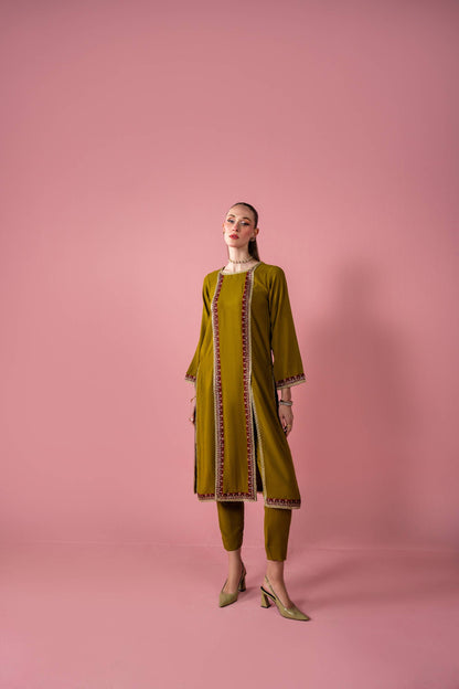 Embroidered Slits Shirt With Capri