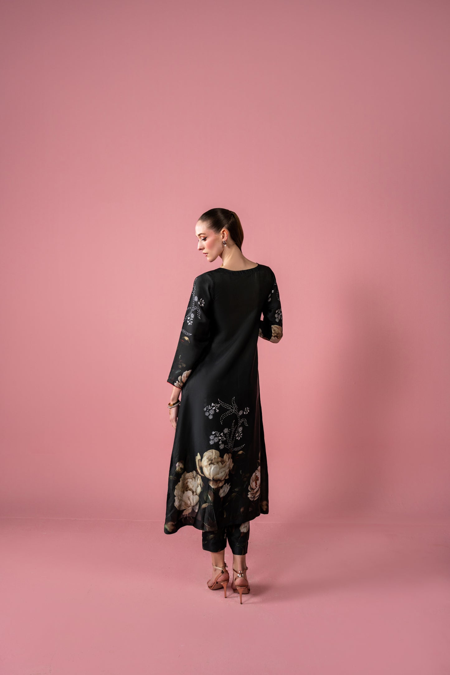 Central Front Slit Shirt With Capri And Dupatta 3pc